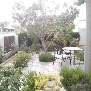 Bonito De 3 Hab. Con Jardin Apartment